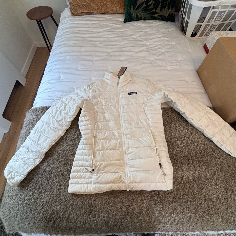 Patagonia Women's Off-White Puffer Jacket